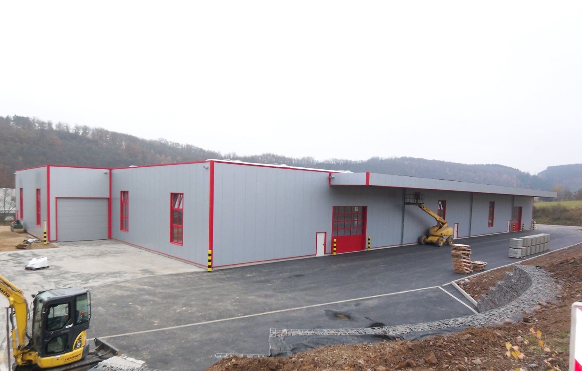 Außenansicht Hallen von Plugge